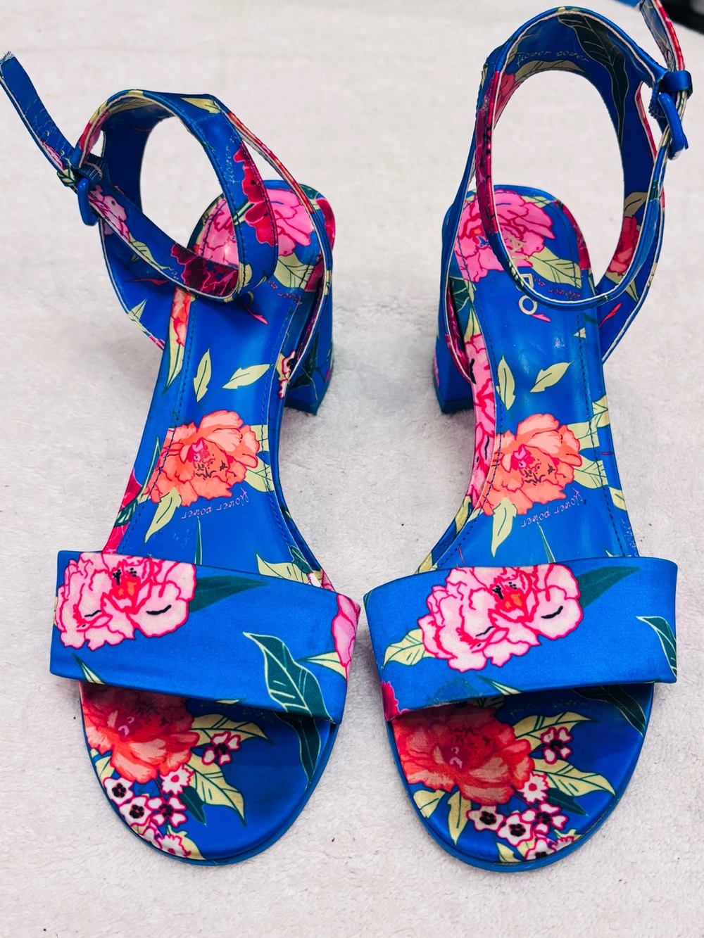 Almost Brand New Stylish Heels By  Aldo - Size 7.5 - Heel 3 Inches - box 18